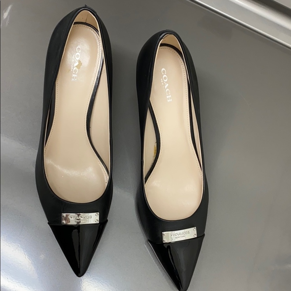 Coach pumps